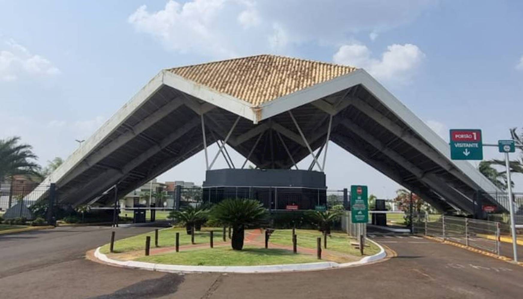 Imagem do imóvel Casa de Condomínio em Maria Aparecida Pedrossian - Campo Grande/MS